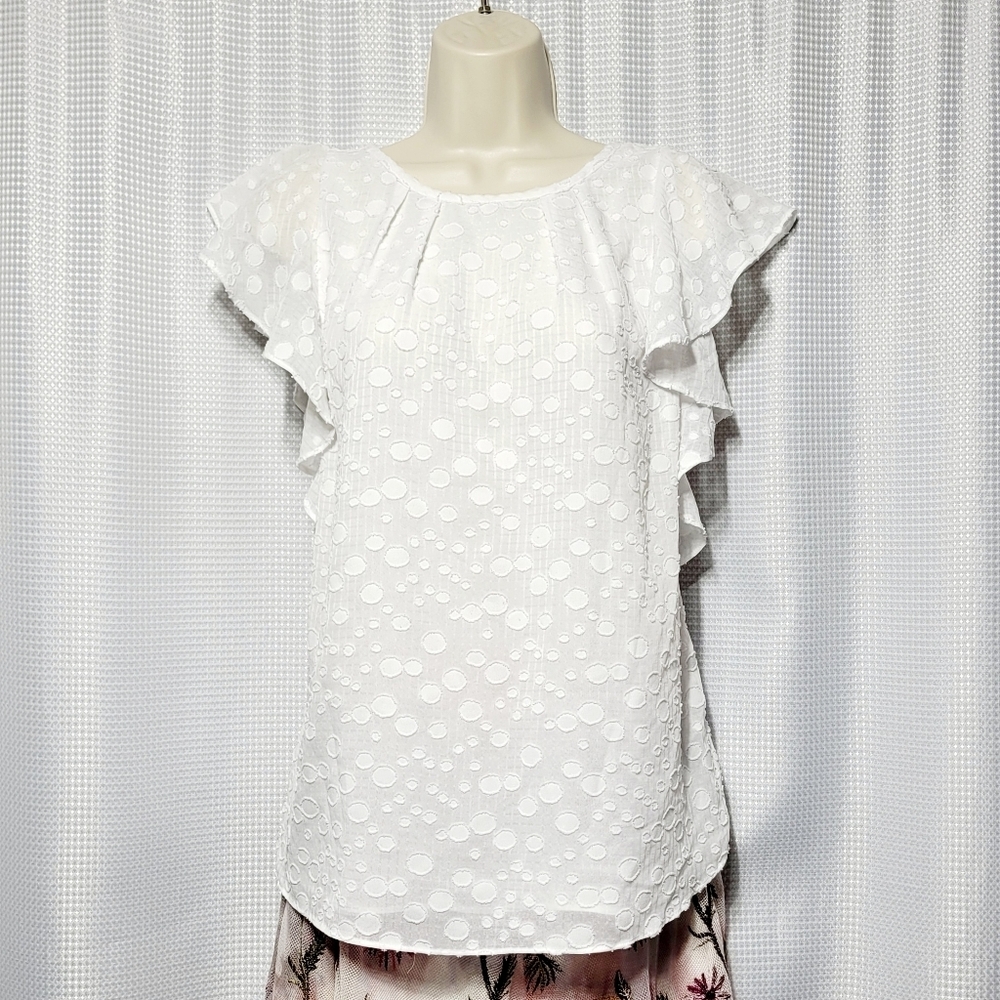 ELLE White Sleeveless Blouse with Flutter Cap and Eyelash Texture (M)